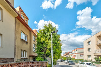 Okolní rezidenční zástavba  - Prodej bytu 2+kk v osobním vlastnictví 42 m², Praha 4 - Podolí