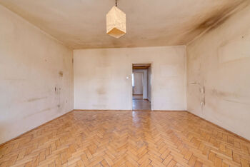 Jeden z pokojů bytu - Prodej bytu 2+kk v osobním vlastnictví 42 m², Praha 4 - Podolí