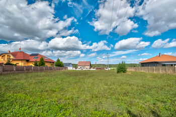Prodej pozemku 1845 m², Kožlany