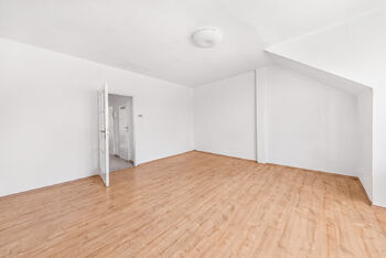 Prodej bytu 2+kk v osobním vlastnictví 42 m², Praha 4 - Podolí