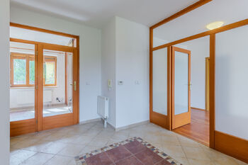 Hala  - Pronájem bytu 2+kk v osobním vlastnictví 85 m², Praha 9 - Vinoř