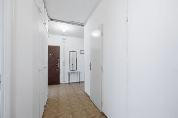 Prodej bytu 3+1 v osobním vlastnictví 68 m², Praha 8 - Kobylisy