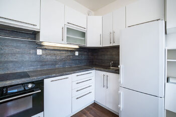 Prodej bytu 1+kk v osobním vlastnictví 29 m², Praha 10 - Horní Měcholupy