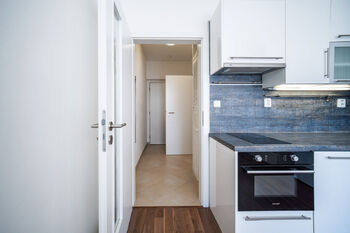 Prodej bytu 1+kk v osobním vlastnictví 29 m², Praha 10 - Horní Měcholupy