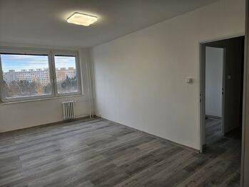 obývací pokoj je slunný a prostorný - Pronájem bytu 2+kk v osobním vlastnictví 45 m², Praha 5 - Stodůlky