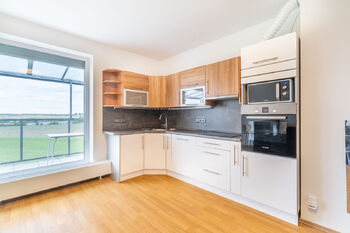 Prodej bytu 2+kk v osobním vlastnictví 52 m², Hostivice