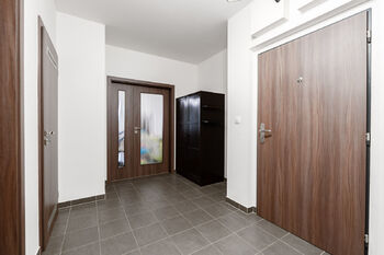 Prodej bytu 2+kk v osobním vlastnictví 65 m², Praha 4 - Modřany
