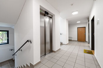 Prodej bytu 2+kk v osobním vlastnictví 65 m², Praha 4 - Modřany