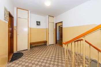 Prodej bytu 3+1 v osobním vlastnictví 78 m², Praha 6 - Střešovice