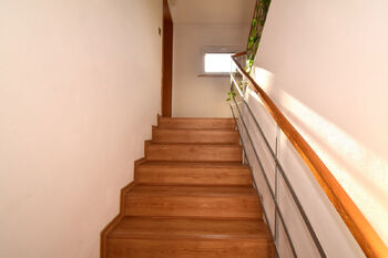 schodiště - Prodej domu 222 m², Oslov