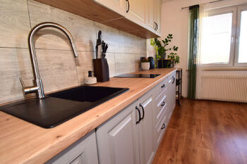 spodní kuchyně - Prodej domu 222 m², Oslov