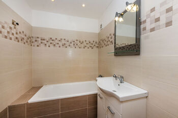 Prodej bytu 3+kk v osobním vlastnictví 62 m², Praha 4 - Chodov