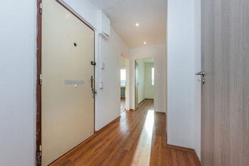Prodej bytu 3+kk v osobním vlastnictví 62 m², Praha 4 - Chodov