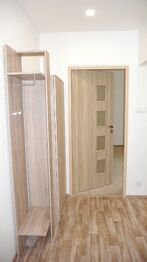 Předsíň - Pronájem bytu 1+1 v osobním vlastnictví 43 m², Kladno