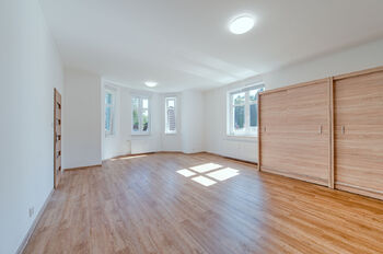 Pronájem bytu 1+1 v osobním vlastnictví 66 m², Aš