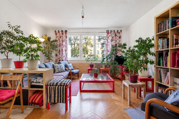 Obývací pokoj - Prodej bytu 3+1 v osobním vlastnictví 58 m², Kolín