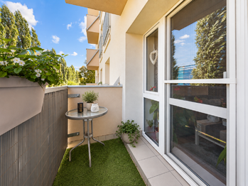 Příjemný balkon pro ranní kávu - Prodej bytu 3+kk v osobním vlastnictví 70 m², Praha 9 - Vysočany