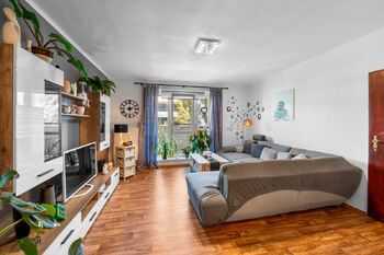 Obývací pokoj  - Prodej bytu 3+kk v osobním vlastnictví 70 m², Praha 9 - Vysočany