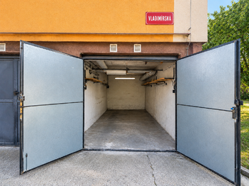 Prodej garáže, Louny