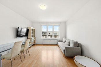 Prodej bytu 1+kk v osobním vlastnictví 32 m², Praha 10 - Záběhlice