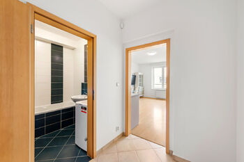 Prodej bytu 1+kk v osobním vlastnictví 32 m², Praha 10 - Záběhlice