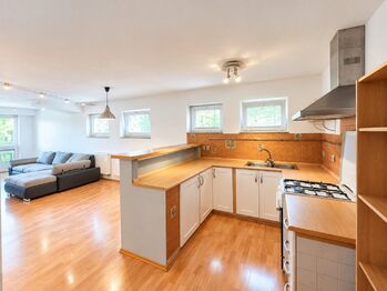 Kuchyně - Pronájem domu 93 m², České Budějovice
