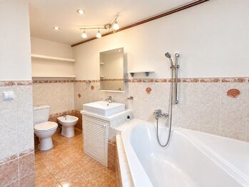 Toaleta - Pronájem domu 93 m², České Budějovice