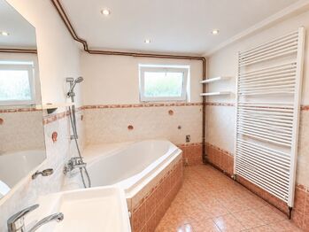 Koupelna - Pronájem domu 93 m², České Budějovice