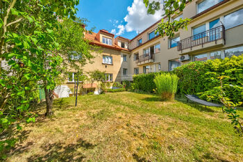 Prodej bytu 2+kk v osobním vlastnictví 38 m², Praha 4 - Podolí
