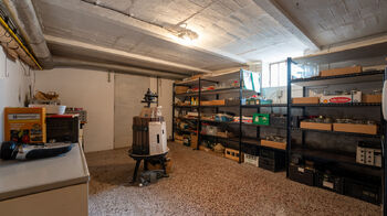 Jeden ze sklepů - Prodej domu 186 m², Prušánky