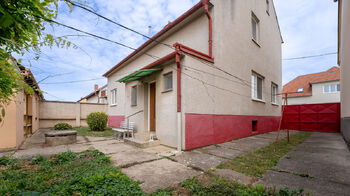 Parkování vedle domu - Prodej domu 186 m², Prušánky