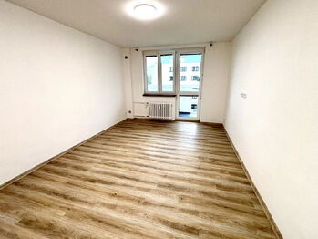 místnost 3 - Pronájem bytu 3+1 v osobním vlastnictví 68 m², Pardubice