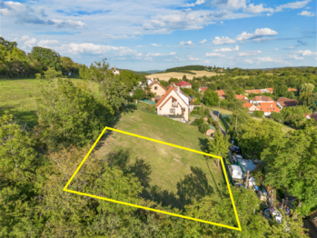 Prodej pozemku 650 m², Vonoklasy