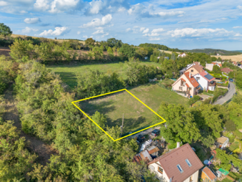 Prodej pozemku 650 m², Vonoklasy
