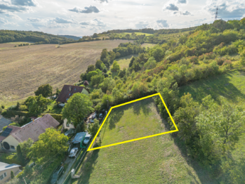 Prodej pozemku 650 m², Vonoklasy