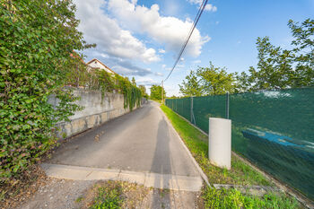 Prodej pozemku 650 m², Vonoklasy