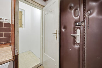 Prodej bytu 1+1 v osobním vlastnictví 59 m², Praha 6 - Bubeneč