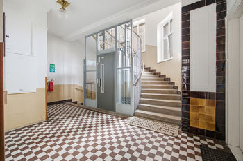 Prodej bytu 1+1 v osobním vlastnictví 59 m², Praha 6 - Bubeneč