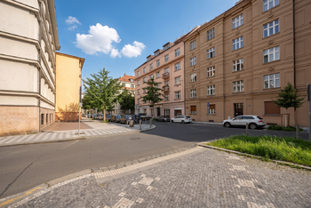 Prodej bytu 1+1 v osobním vlastnictví 59 m², Praha 6 - Bubeneč