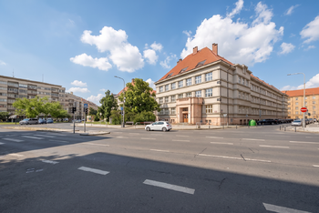 Prodej bytu 1+1 v osobním vlastnictví 59 m², Praha 6 - Bubeneč