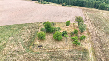 Prodej pozemku 3633 m², Ošelín