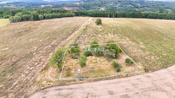 Prodej pozemku 3633 m², Ošelín