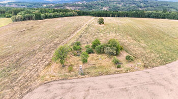 Prodej pozemku 3633 m², Ošelín