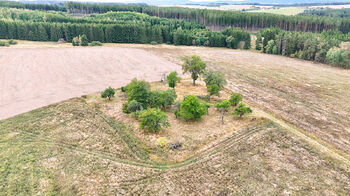 Prodej pozemku 3633 m², Ošelín