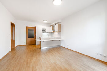 Pronájem bytu 2+kk v osobním vlastnictví 49 m², Praha 10 - Strašnice