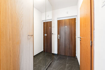 Pronájem bytu 2+kk v osobním vlastnictví 49 m², Praha 10 - Strašnice