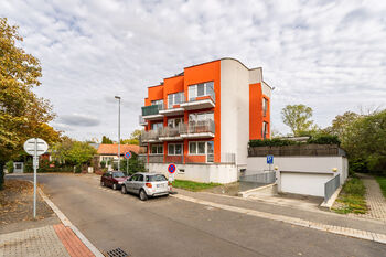 Pronájem bytu 2+kk v osobním vlastnictví 49 m², Praha 10 - Strašnice
