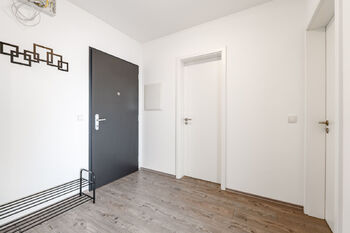 Předsíň - Pronájem bytu 2+kk v osobním vlastnictví 51 m², Kladno