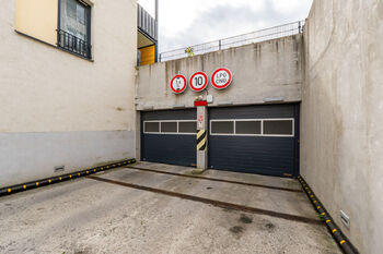 Vjezd do garáží - Pronájem bytu 2+kk v osobním vlastnictví 51 m², Kladno