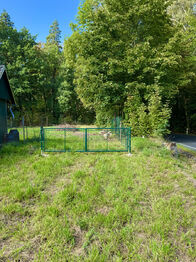 Pohled na bránu  - Pronájem pozemku 750 m², Lipová